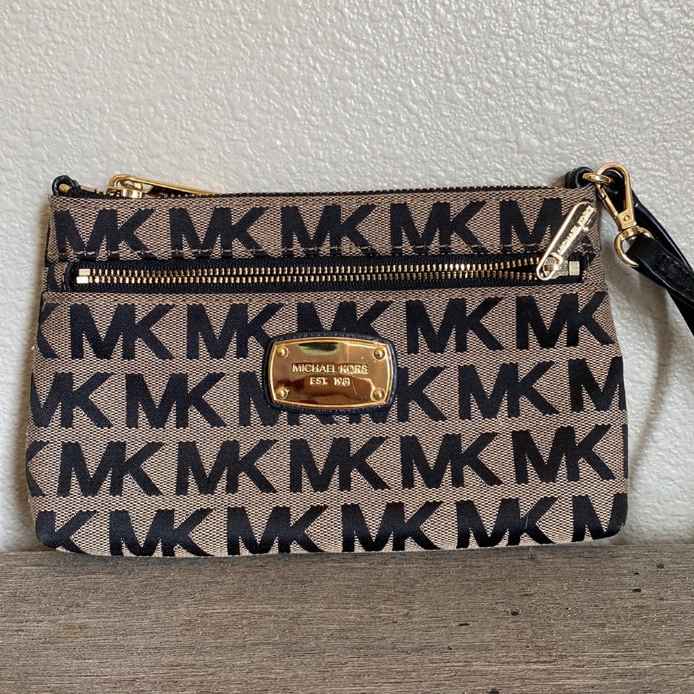 Michael Kors Wristlet
